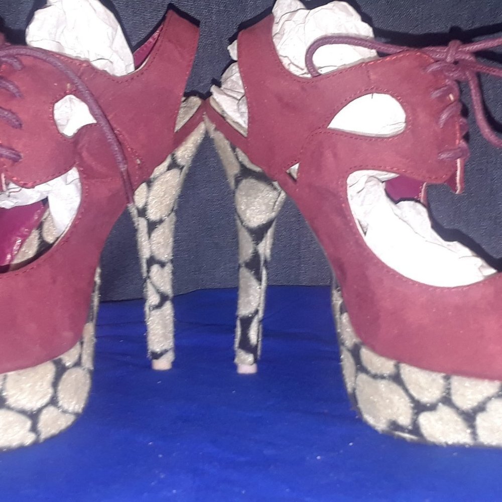 STILETTO - Picture 5 of 6